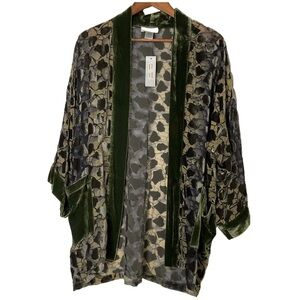 Anis.A Green Black Animal Print Long Sleeve Open Shrug W/Velvet Like Hem Sz L/XL
